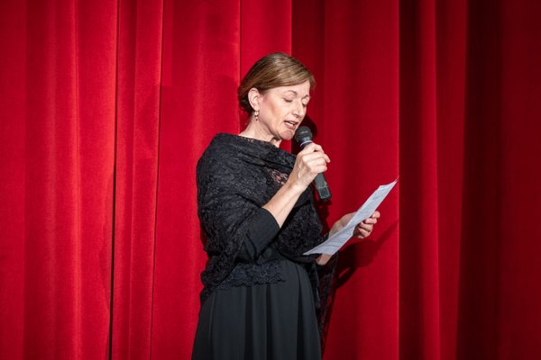 Coro Lirico Bresciano G.Verdi in esecuzione durante il concerto a Lumezzane del Garda 2025 - Foto 2
