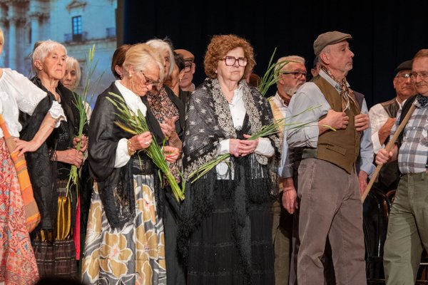 Coro Lirico Bresciano G.Verdi in esecuzione durante il concerto a Lumezzane del Garda 2025 - Foto 5