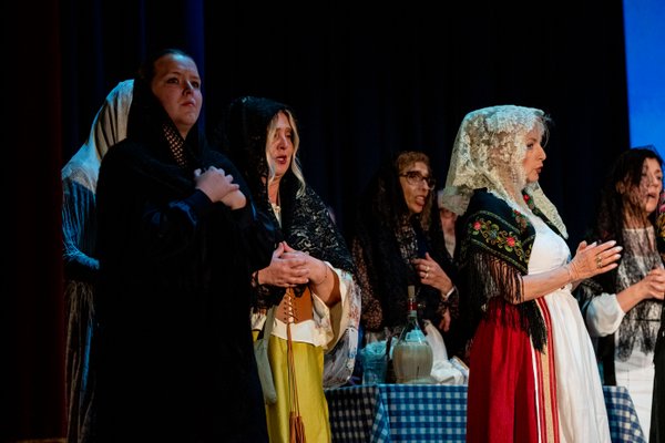 Coro Lirico Bresciano G.Verdi in esecuzione durante il concerto a Lumezzane del Garda 2025 - Foto 10