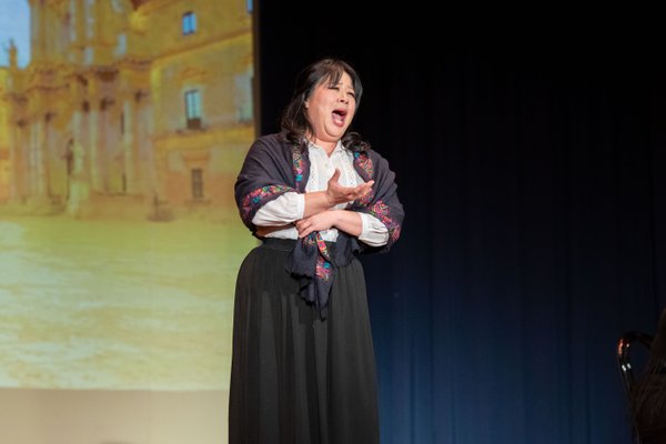 Coro Lirico Bresciano G.Verdi in esecuzione durante il concerto a Lumezzane del Garda 2025 - Foto 13