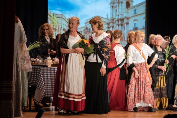 Coro Lirico Bresciano G.Verdi in esecuzione durante il concerto a Lumezzane del Garda 2025 - Foto 41