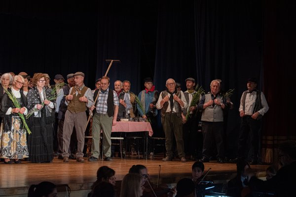Coro Lirico Bresciano G.Verdi in esecuzione durante il concerto a Lumezzane del Garda 2025 - Foto 46