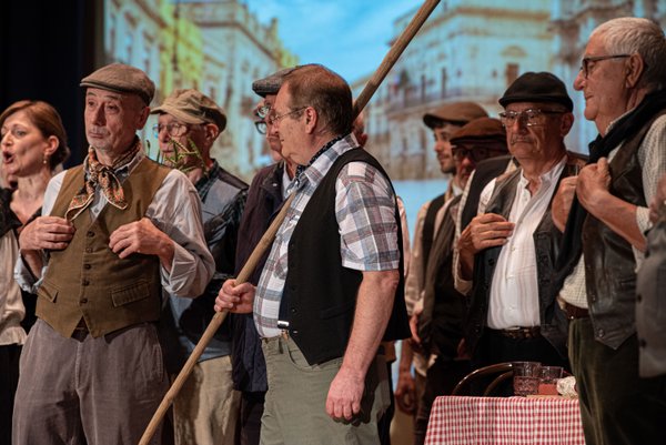 Coro Lirico Bresciano G.Verdi in esecuzione durante il concerto a Lumezzane del Garda 2025 - Foto 49