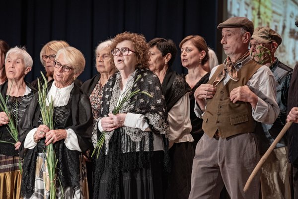 Coro Lirico Bresciano G.Verdi in esecuzione durante il concerto a Lumezzane del Garda 2025 - Foto 50