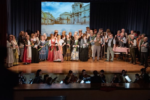 Coro Lirico Bresciano G.Verdi in esecuzione durante il concerto a Lumezzane del Garda 2025 - Foto 53