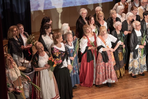 Coro Lirico Bresciano G.Verdi in esecuzione durante il concerto a Lumezzane del Garda 2025 - Foto 58