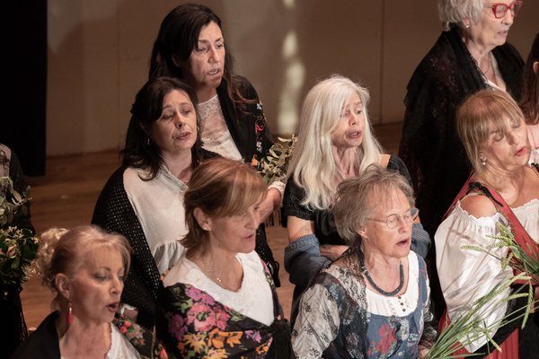 Coro Lirico Bresciano G.Verdi in esecuzione durante il concerto a Lumezzane del Garda 2025 - Foto 63