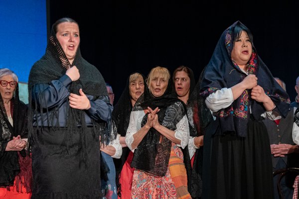 Coro Lirico Bresciano G.Verdi in esecuzione durante il concerto a Lumezzane del Garda 2025 - Foto 80