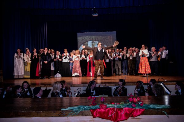Coro Lirico Bresciano G.Verdi in esecuzione durante il concerto a Lumezzane del Garda 2025 - Foto 121