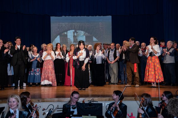 Coro Lirico Bresciano G.Verdi in esecuzione durante il concerto a Lumezzane del Garda 2025 - Foto 123