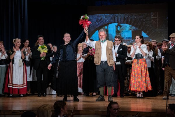 Coro Lirico Bresciano G.Verdi in esecuzione durante il concerto a Lumezzane del Garda 2025 - Foto 130