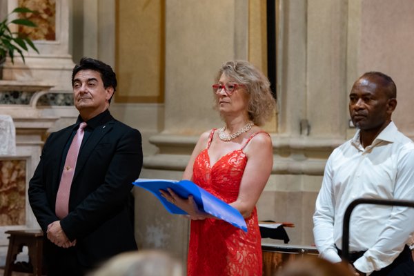 Coro Lirico Bresciano G.Verdi in esecuzione durante il concerto a Moniga del Garda 2025 - Foto 2