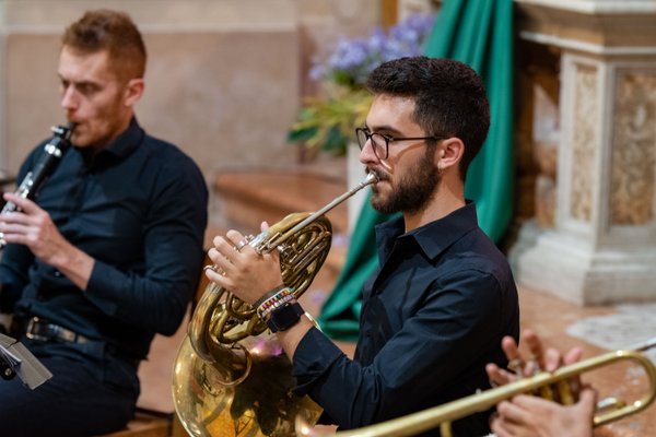 Coro Lirico Bresciano G.Verdi in esecuzione durante il concerto a Moniga del Garda 2025 - Foto 9