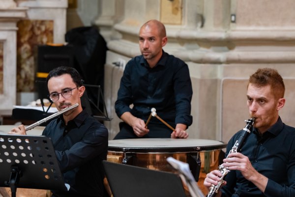 Coro Lirico Bresciano G.Verdi in esecuzione durante il concerto a Moniga del Garda 2025 - Foto 11