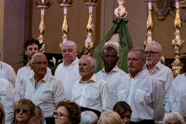 Coro Lirico Bresciano G.Verdi in esecuzione durante il concerto a Moniga del Garda 2025 - Foto 14