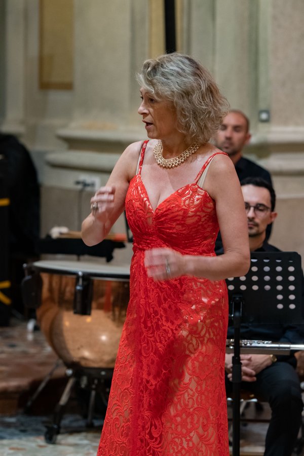 Coro Lirico Bresciano G.Verdi in esecuzione durante il concerto a Moniga del Garda 2025 - Foto 18