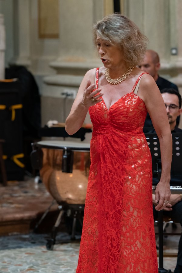Coro Lirico Bresciano G.Verdi in esecuzione durante il concerto a Moniga del Garda 2025 - Foto 20