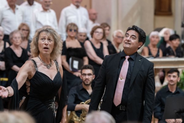 Coro Lirico Bresciano G.Verdi in esecuzione durante il concerto a Moniga del Garda 2025 - Foto 37