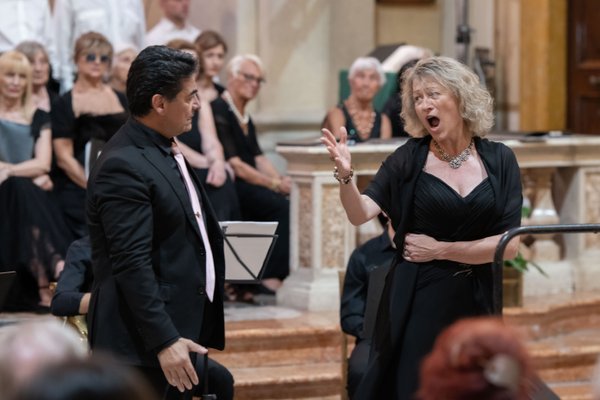 Coro Lirico Bresciano G.Verdi in esecuzione durante il concerto a Moniga del Garda 2025 - Foto 40