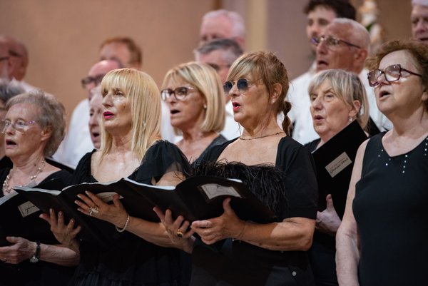 Coro Lirico Bresciano G.Verdi in esecuzione durante il concerto a Moniga del Garda 2025 - Foto 62