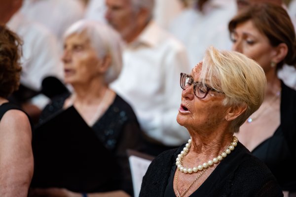 Coro Lirico Bresciano G.Verdi in esecuzione durante il concerto a Moniga del Garda 2025 - Foto 64