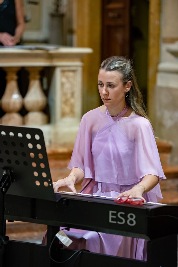 Coro Lirico Bresciano G.Verdi in esecuzione durante il concerto a Moniga del Garda 2025 - Foto 72