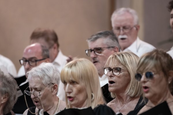Coro Lirico Bresciano G.Verdi in esecuzione durante il concerto a Moniga del Garda 2025 - Foto 81