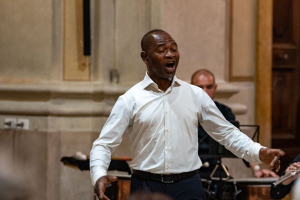 Coro Lirico Bresciano G.Verdi in esecuzione durante il concerto a Moniga del Garda 2025 - Foto 90