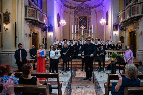 Coro Lirico Bresciano G.Verdi in esecuzione durante il concerto a Moniga del Garda 2025 - Foto 113