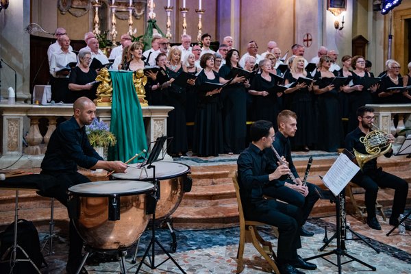 Coro Lirico Bresciano G.Verdi in esecuzione durante il concerto a Moniga del Garda 2025 - Foto 117