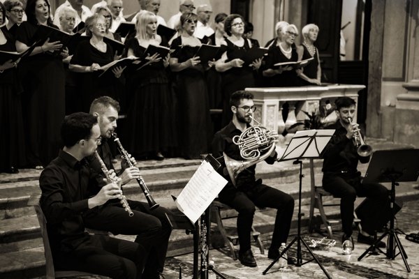 Coro Lirico Bresciano G.Verdi in esecuzione durante il concerto a Moniga del Garda 2025 - Foto 118
