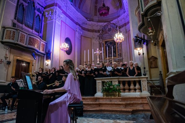 Coro Lirico Bresciano G.Verdi in esecuzione durante il concerto a Moniga del Garda 2025 - Foto 121