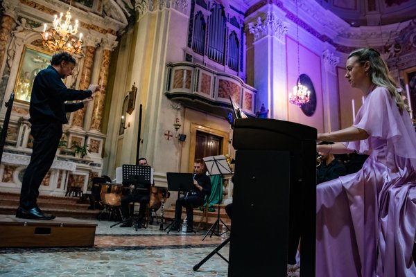 Coro Lirico Bresciano G.Verdi in esecuzione durante il concerto a Moniga del Garda 2025 - Foto 124