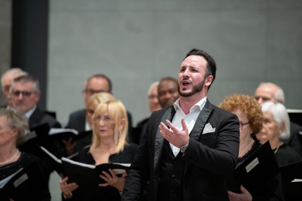 Coro Lirico Bresciano G.Verdi in esecuzione durante il concerto al Museo Santa Giulia 2025 - Foto 3