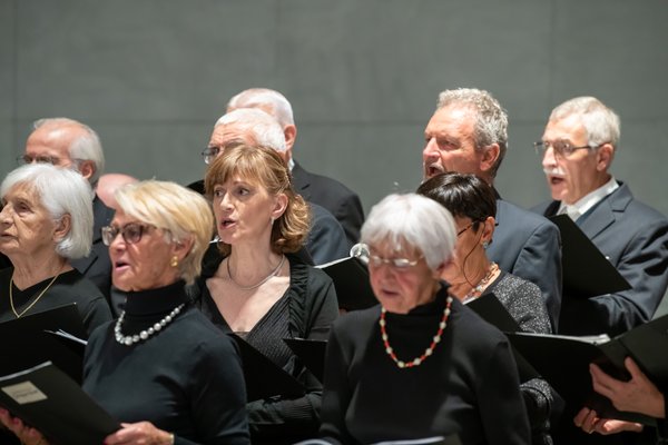 Coro Lirico Bresciano G.Verdi in esecuzione durante il concerto al Museo Santa Giulia 2025 - Foto 12