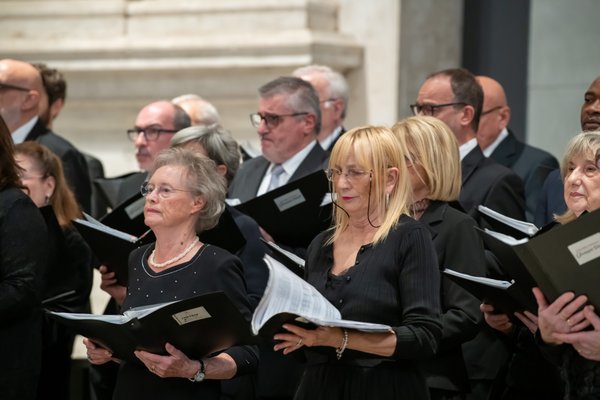 Coro Lirico Bresciano G.Verdi in esecuzione durante il concerto al Museo Santa Giulia 2025 - Foto 13