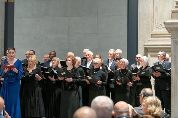 Coro Lirico Bresciano G.Verdi in esecuzione durante il concerto al Museo Santa Giulia 2025 - Foto 15