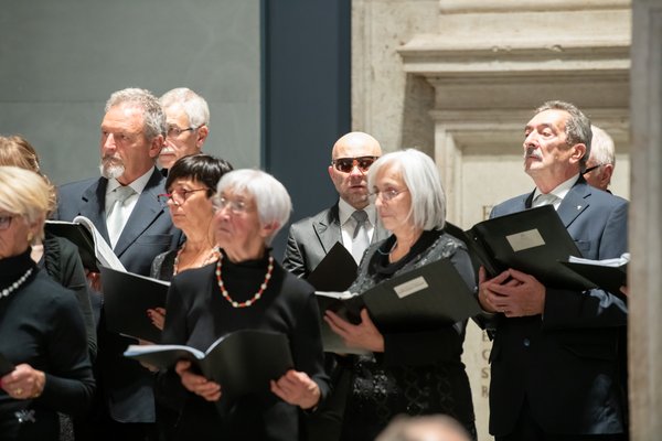 Coro Lirico Bresciano G.Verdi in esecuzione durante il concerto al Museo Santa Giulia 2025 - Foto 16