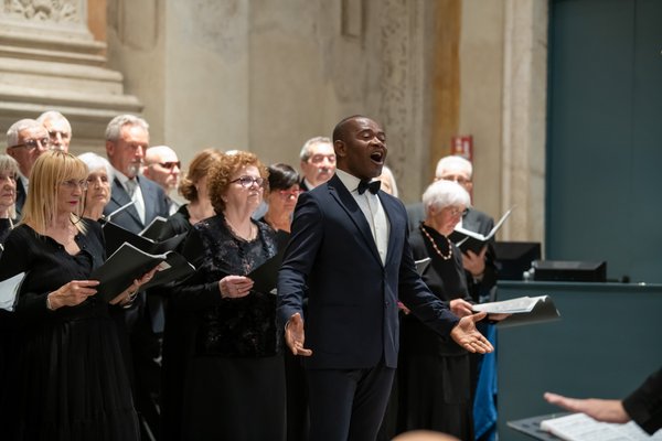 Coro Lirico Bresciano G.Verdi in esecuzione durante il concerto al Museo Santa Giulia 2025 - Foto 33