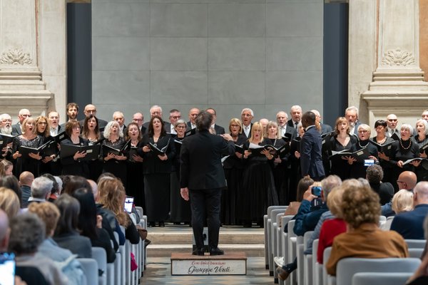 Coro Lirico Bresciano G.Verdi in esecuzione durante il concerto al Museo Santa Giulia 2025 - Foto 34