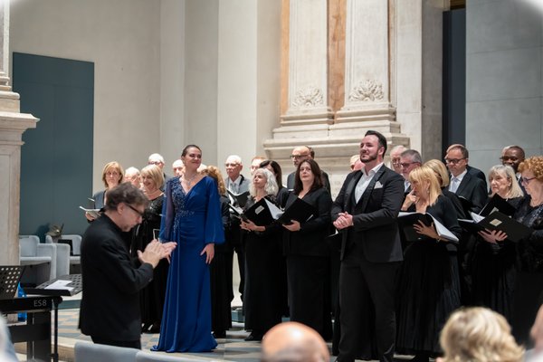Coro Lirico Bresciano G.Verdi in esecuzione durante il concerto al Museo Santa Giulia 2025 - Foto 41