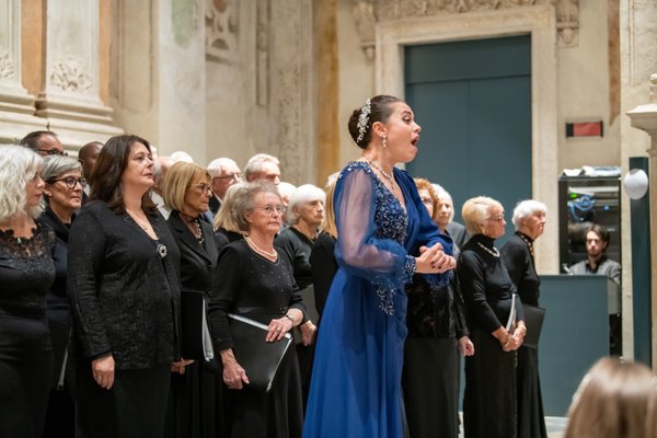 Coro Lirico Bresciano G.Verdi in esecuzione durante il concerto al Museo Santa Giulia 2025 - Foto 55