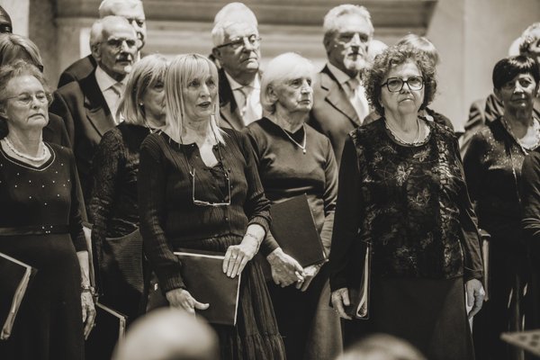 Coro Lirico Bresciano G.Verdi in esecuzione durante il concerto al Museo Santa Giulia 2025 - Foto 60