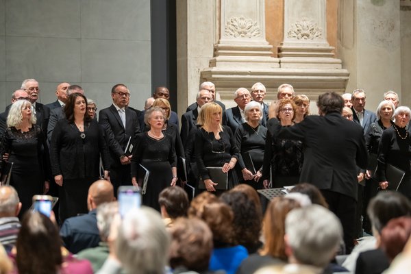 Coro Lirico Bresciano G.Verdi in esecuzione durante il concerto al Museo Santa Giulia 2025 - Foto 61