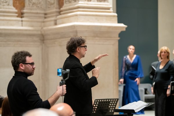 Coro Lirico Bresciano G.Verdi in esecuzione durante il concerto al Museo Santa Giulia 2025 - Foto 65
