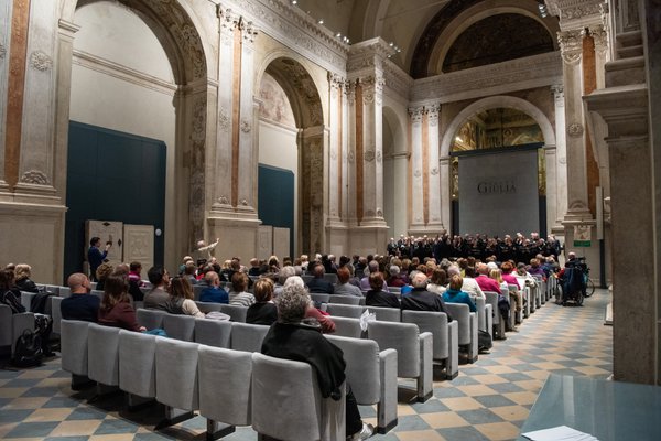 Coro Lirico Bresciano G.Verdi in esecuzione durante il concerto al Museo Santa Giulia 2025 - Foto 96