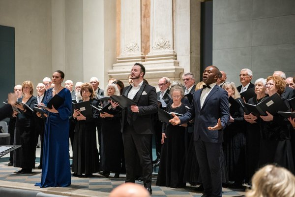 Coro Lirico Bresciano G.Verdi in esecuzione durante il concerto al Museo Santa Giulia 2025 - Foto 101