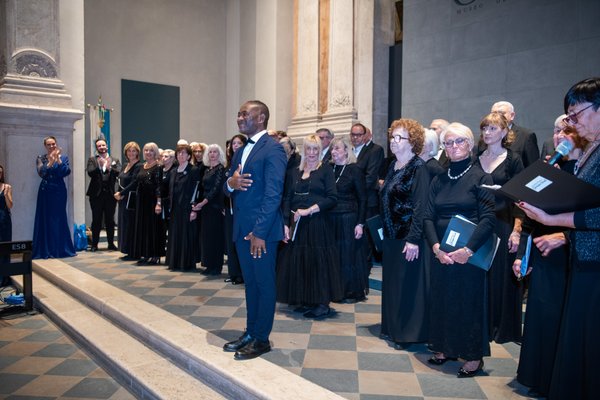 Coro Lirico Bresciano G.Verdi in esecuzione durante il concerto al Museo Santa Giulia 2025 - Foto 113