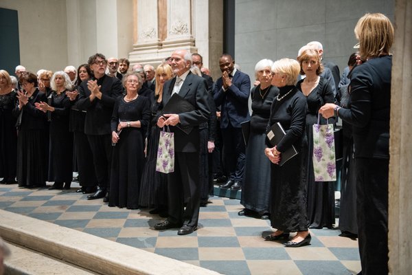 Coro Lirico Bresciano G.Verdi in esecuzione durante il concerto al Museo Santa Giulia 2025 - Foto 120