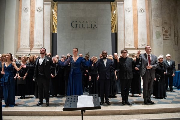 Coro Lirico Bresciano G.Verdi in esecuzione durante il concerto al Museo Santa Giulia 2025 - Foto 123